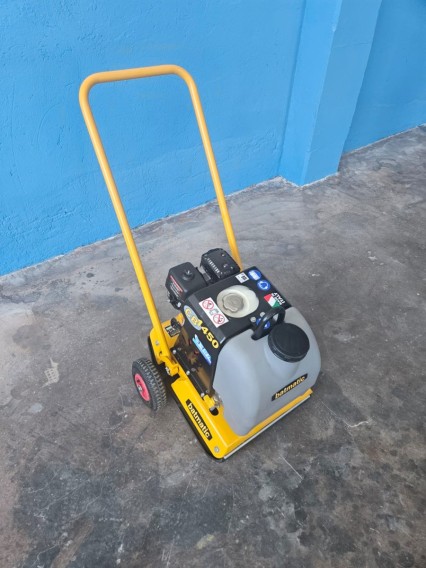Piastra vibrante marcia avanti CB1450W